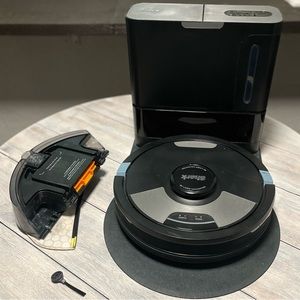 Shark AI Ultra Robot Vacuum/Mop with XL Self-Empty Base and Home Mapping